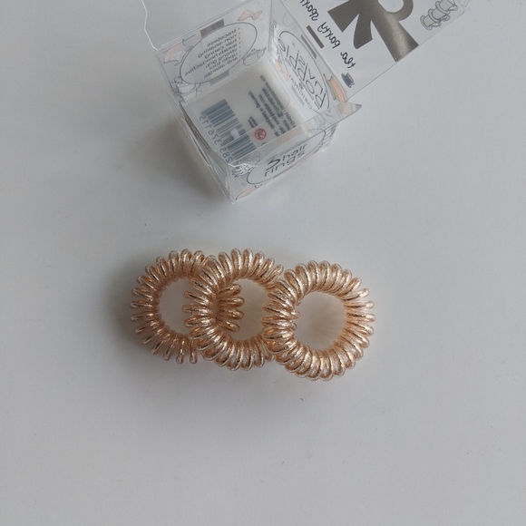 FREE NIB Invisibobble Original Traceless Hair R… - Picture 6 of 6
